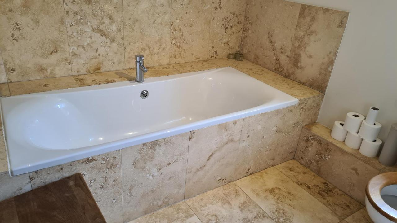 Narnia Vila Wem Exterior foto